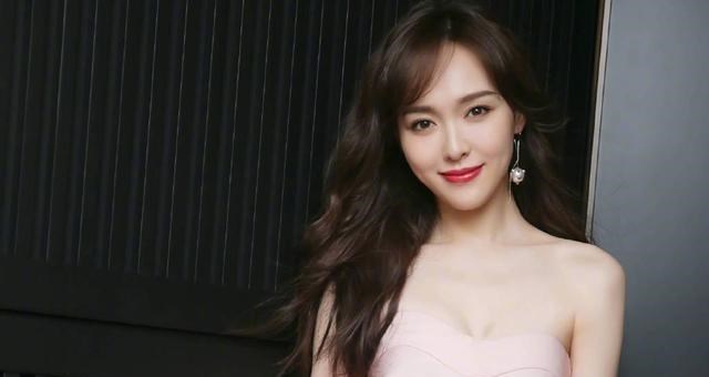 唐嫣|小公主连累了电影？异域四字艳压京圈格格？唐嫣被嫌弃保养太好？