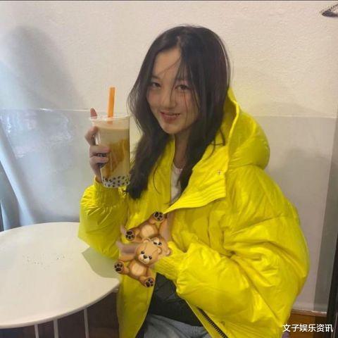 王菲|冯小刚女儿和王菲女儿同样是\兔唇\，为何俩人的差距那么大