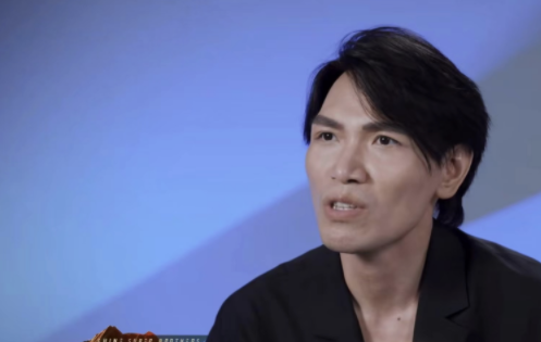 吴镇宇|《追光吧》开播，影帝、歌王全出动，真正的年度王炸综艺来了