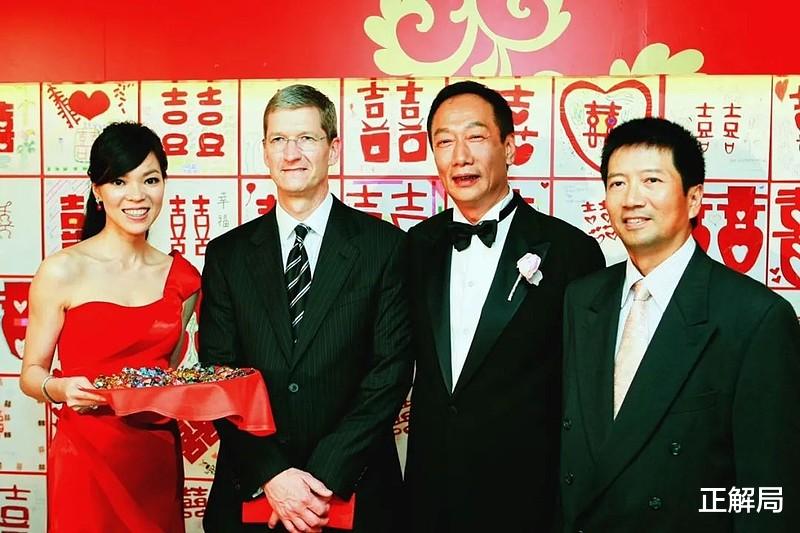 富士康|拉1个人进厂打工重奖1万2:郑州富士康为什么急了?