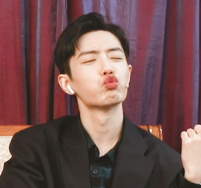 肖战|被降番后工作室的佛系，原来肖战还留了后手