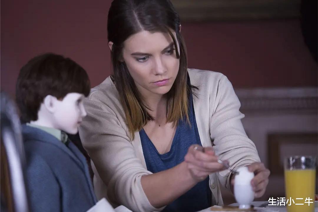 生活小二牛 女孩找了一份保姆工作,薪酬高达十万,工作内容是照顾人偶