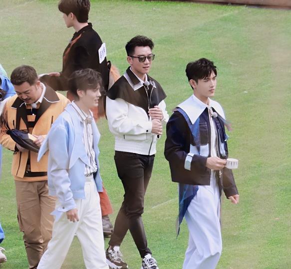 陈飞宇|当184的蔡徐坤遇到188的陈飞宇：我才知道4CM差距的重要性