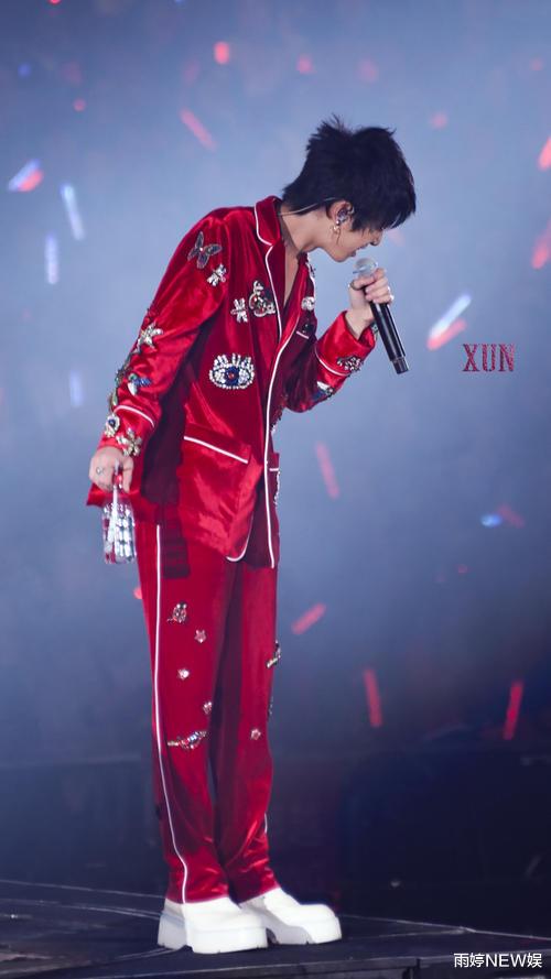 张碧晨|同样是未婚生子，为什么张碧晨被除名，华晨宇依旧潇洒？