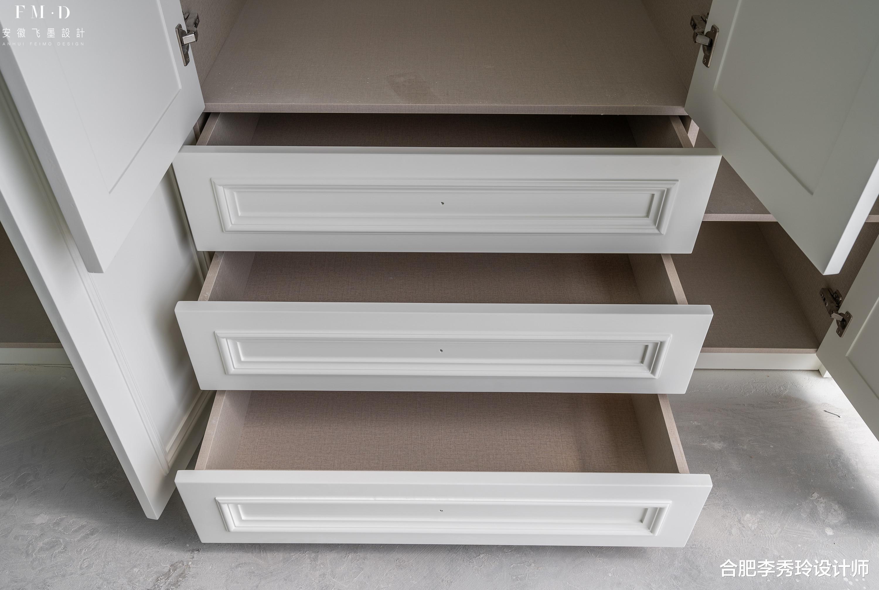 定制衣柜有个问题，不止我一个纠结：抽屉放柜内还是单独放外面？