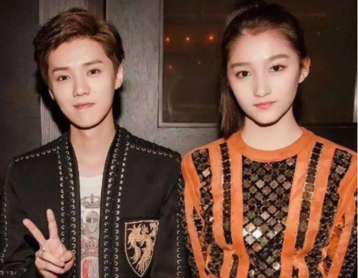 关晓彤|关晓彤的腿也太优越了吧，难怪鹿晗喜欢她，颜值和身材太绝了