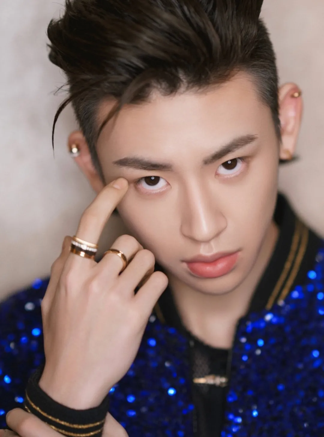 龚俊|八卦：吴宣仪王琳凯恋情、龚俊过度营销、王一博拉踩宋亚轩、杨幂新剧现状