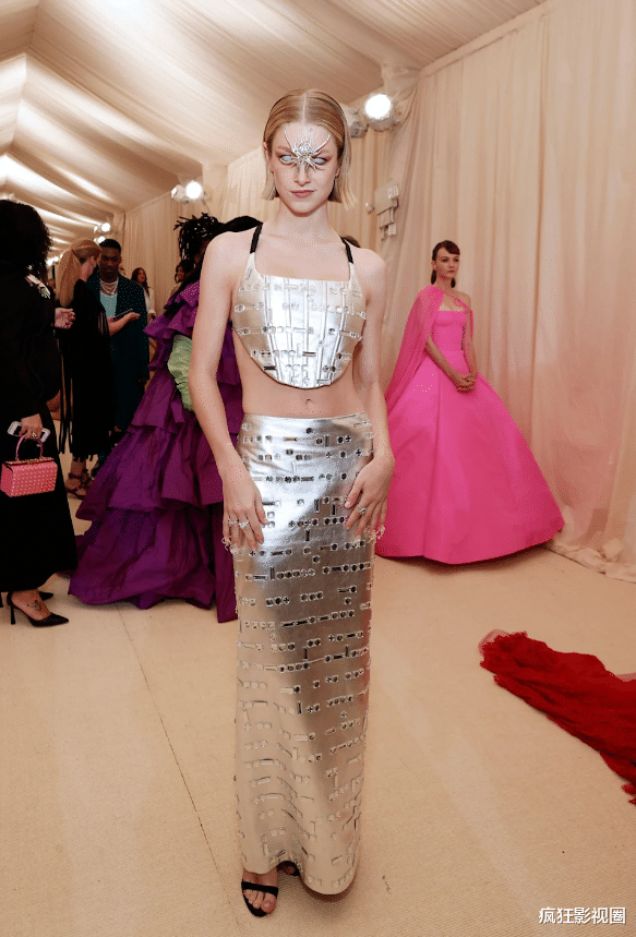 明星|时尚界的奥斯卡，好莱坞女明星争奇斗艳，世界首富女友艳压群芳