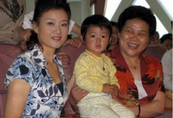 春晚|“春晚钉子户”宋祖英，为何突然消失？多年后才知她的良苦用心