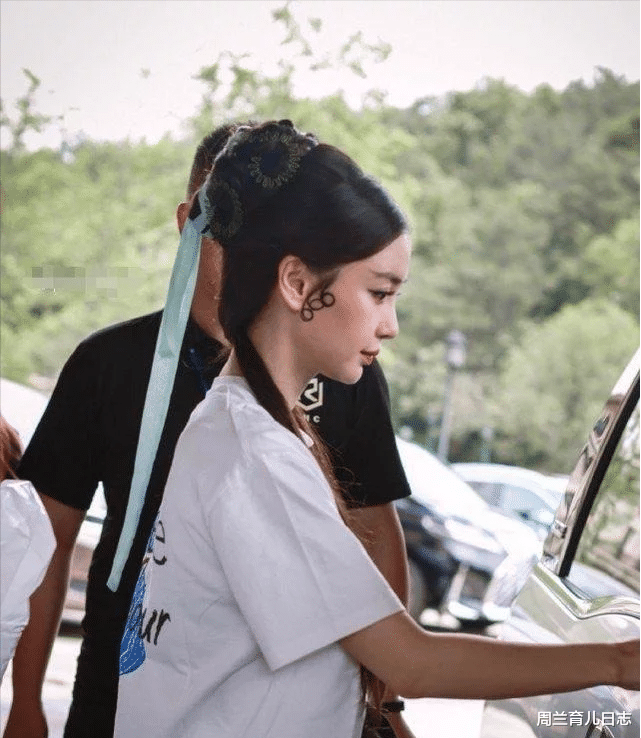 Angelababy|从顶流到配角，杨颖完美地诠释了什么叫“把一手好牌打得稀烂”！