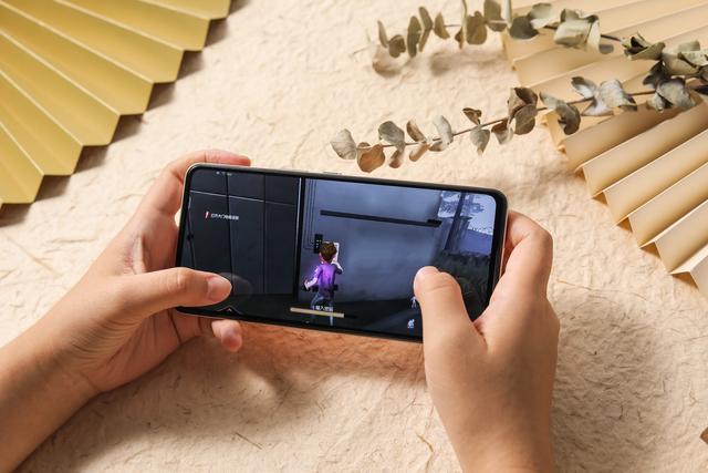 GPU|两千左右的手机性价比高、信号好？