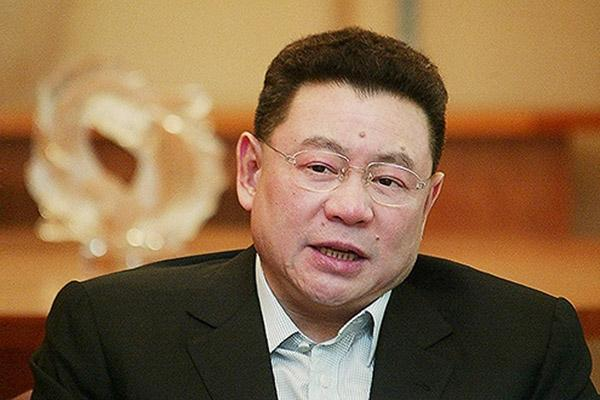 刘銮雄|当年，刘銮雄到底得罪了谁？让关之琳带着2000万陪对方喝酒才摆平