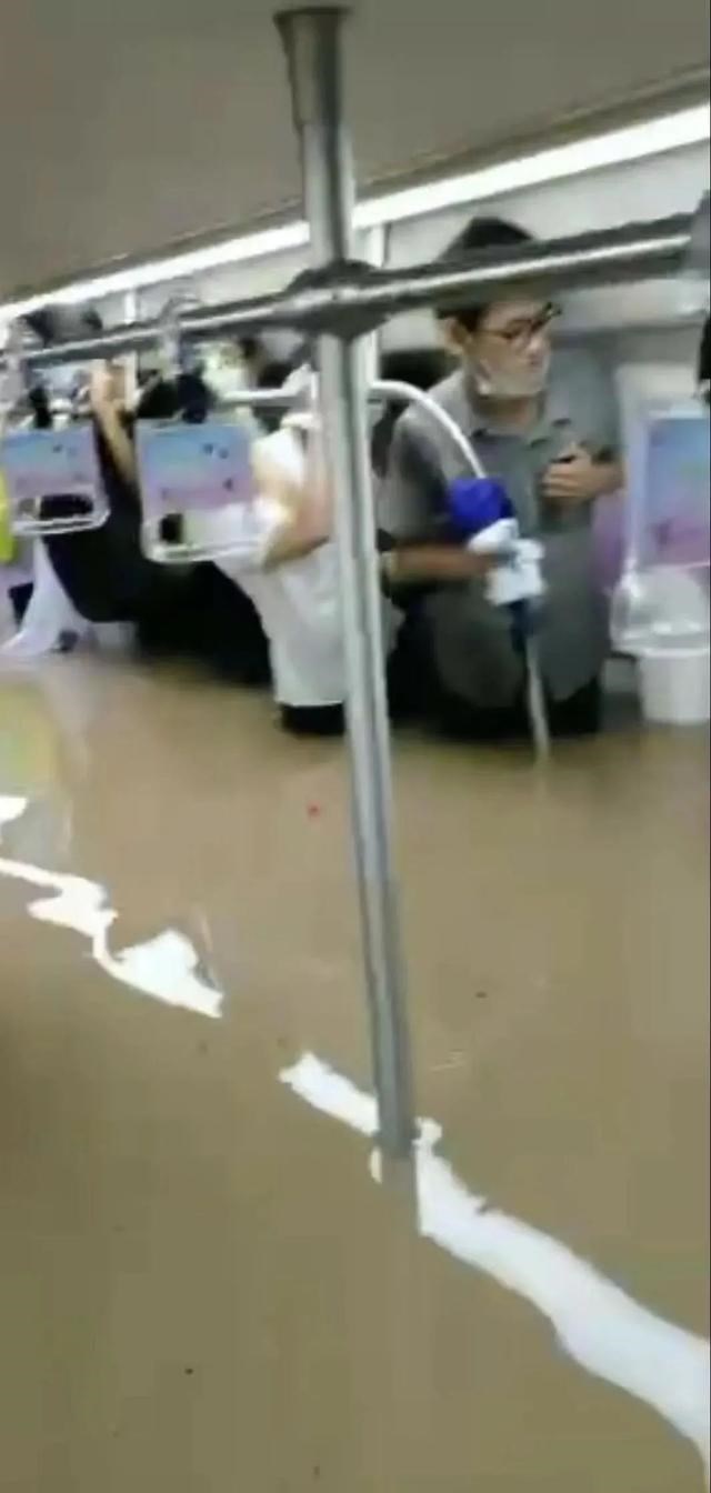 何沐青谈|郑州暴雨，一句“千年一遇”不能挡住所有追问