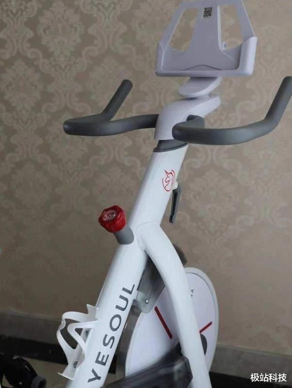 极站科技 一款超值的健身神器——野小兽智能动感单车M1