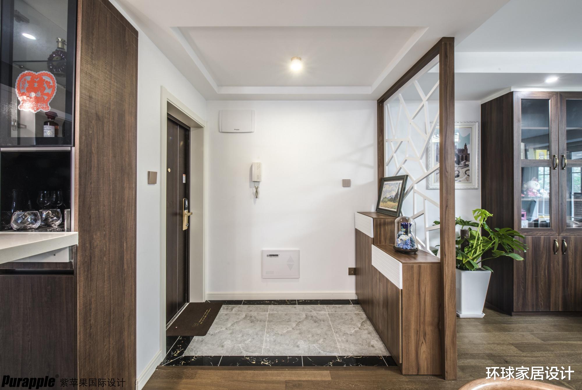 开门就是客餐厅,鞋柜放在哪,才能不尴尬?