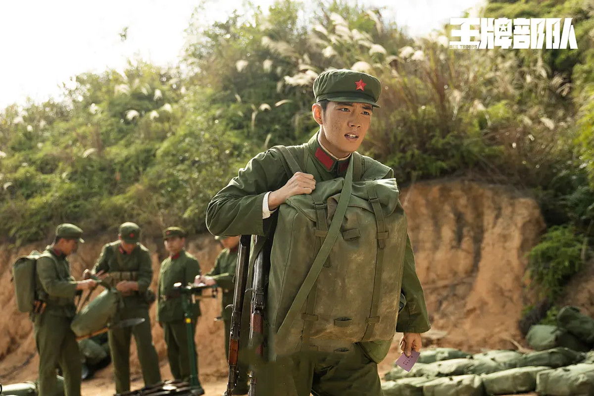 英雄岁月之王牌部队|一位82年的老兵对《王牌部队》的看法：如鲠在喉，如芒刺背