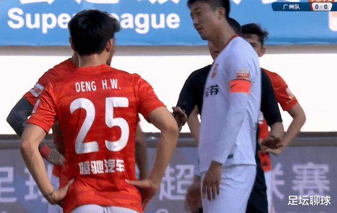 鄭智|中超爆發(fā)口角沖突！主帥鄭智發(fā)飆，指著對方鼻子罵人，主裁判沒掏牌