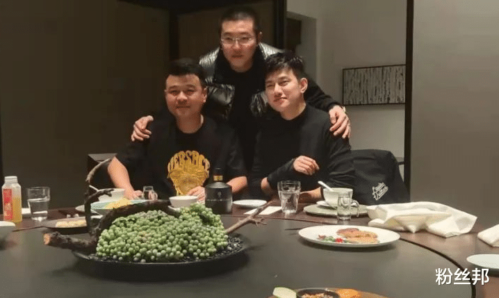 刘一手|天下网红是一家，神豪“战神点”做东，大佛、刘一手、小洲同桌