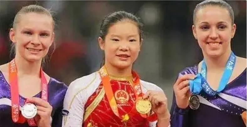 阿七聊|17岁用“程菲跳”惊艳全世界，“跳马皇后”程菲如今怎么样了？
