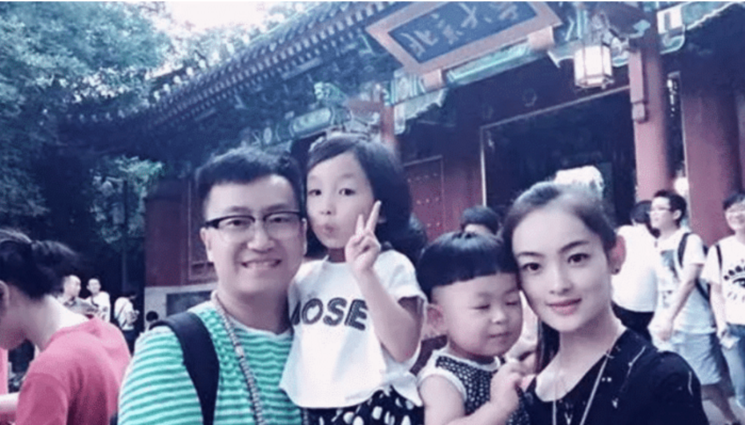 無名可取 汶川地震中，22岁美女沙鸥被大叔救起，以身相许报答恩人！