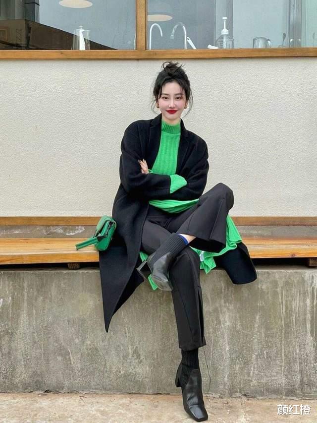 颜红橙 秋冬穿大衣没头绪？看看这几组“穿搭公式”，百搭时髦还保暖