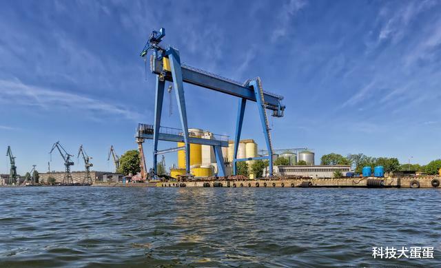 雷达|有人说龙门吊的技术含量很低，我笑了