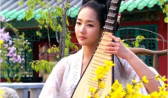 朴敏英|“男神收割机”朴敏英：曾与李敏镐因戏生情，却被曝“整容”黑料