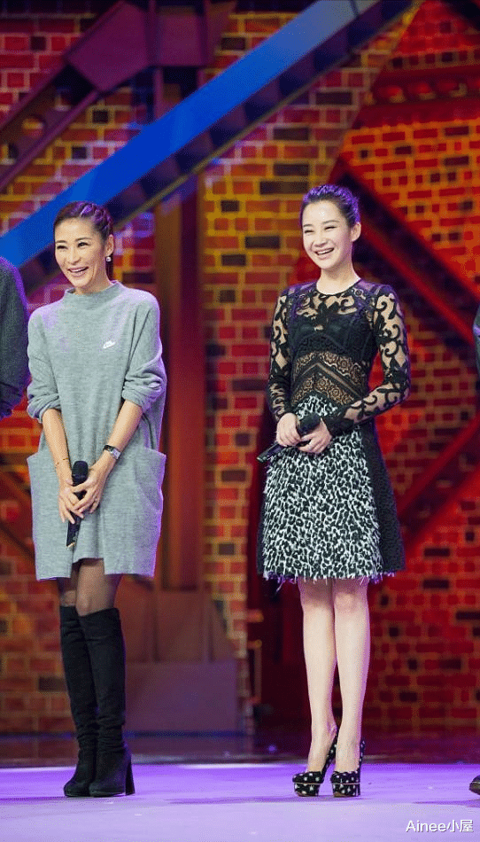 Ainee小屋 许晴状态保养得好，穿蕾丝装透白嫩肤色，真该加个外套遮一遮