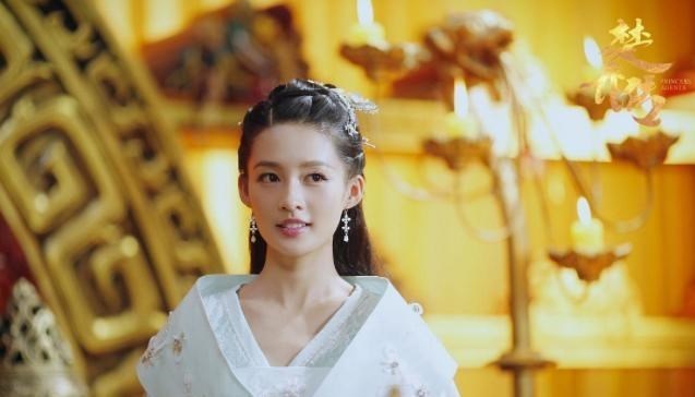 宋茜|李沁新剧《请君》路透出炉，搭档当红小生，看到男主后：追定了