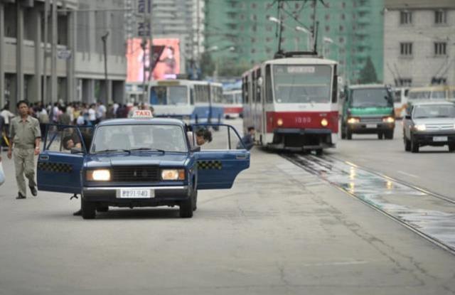 低端車打入朝鮮市場，搖身一變成豪車，使朝鮮滿街都是豪橫的味道-圖3