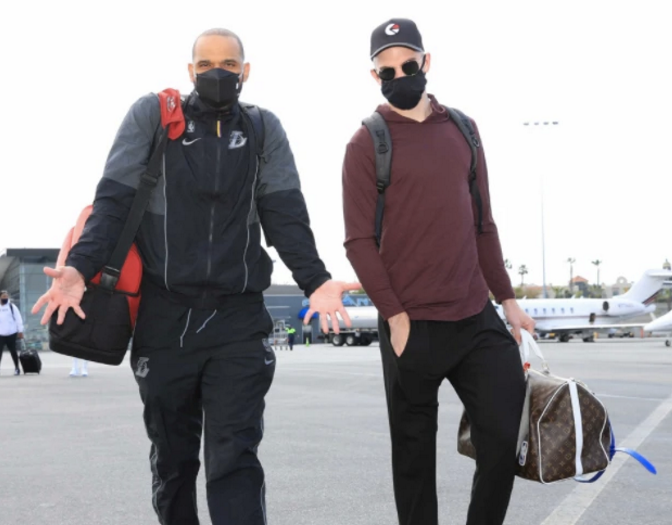 湖人隊(duì)|官宣韌帶撕裂！湖人又1人重傷，簽他都不簽霍華德讓人費(fèi)解