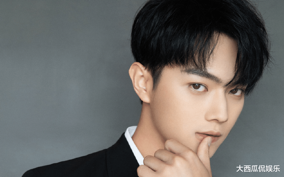 任嘉伦|男星新一届“人气排行榜”，肖战第3，任嘉伦第6，榜首换“新人”