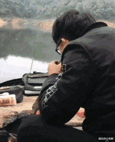 穿衣搭配 “闺蜜花2w烫了个发型,结果自拍晒到朋友圈,这谁顶得住啊!”