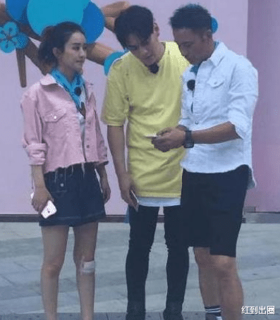 赵丽颖|赵丽颖离婚后飞往上海，疑获赠千万豪宅，1年前就把儿子接到身边