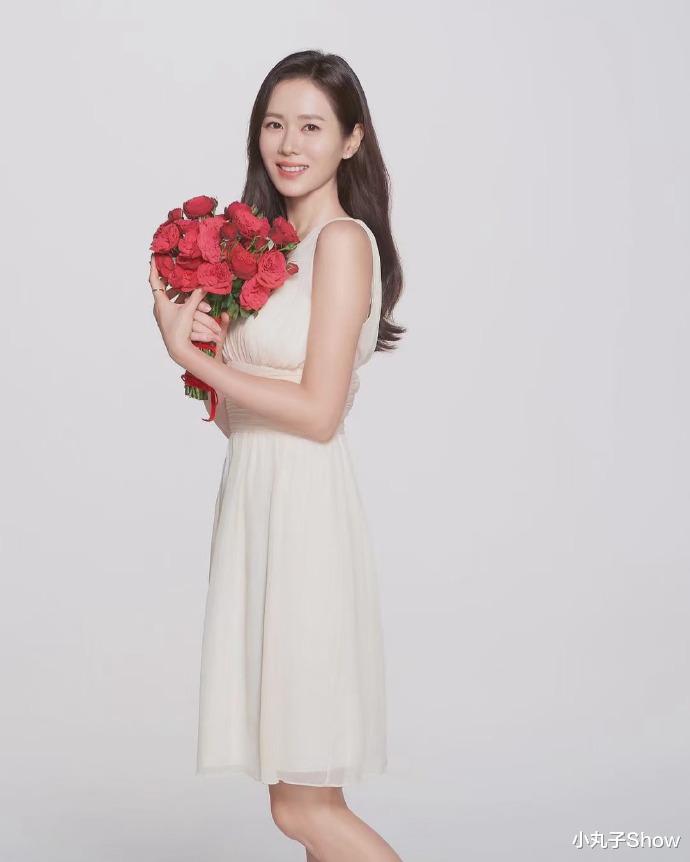 孙艺珍|女神孙艺珍新剧剧照曝光！黑色西装飒气十足，恋爱中的女人太美了