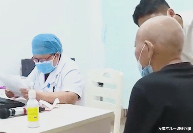 男子割肾救妻成模范丈夫,因一次体检谎言败露,女儿:肚子上没疤