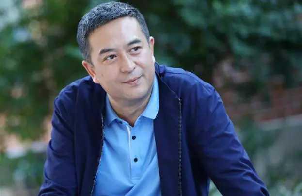 张嘉益|张嘉译20岁旧照告诉我们：有些人，真的丑着丑着就帅了