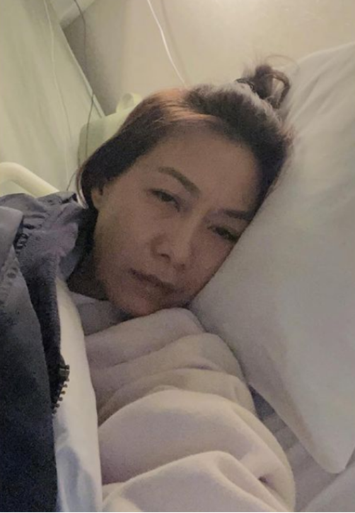 谢霆锋|谢霆锋前女友腰部疼痛入院治疗，无法正常走路，躺床上很憔悴