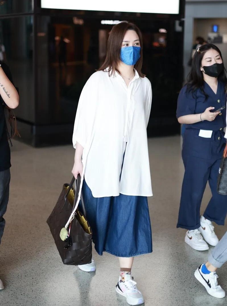 阿娇|离婚以后，阿娇温婉出镜，女人味十足