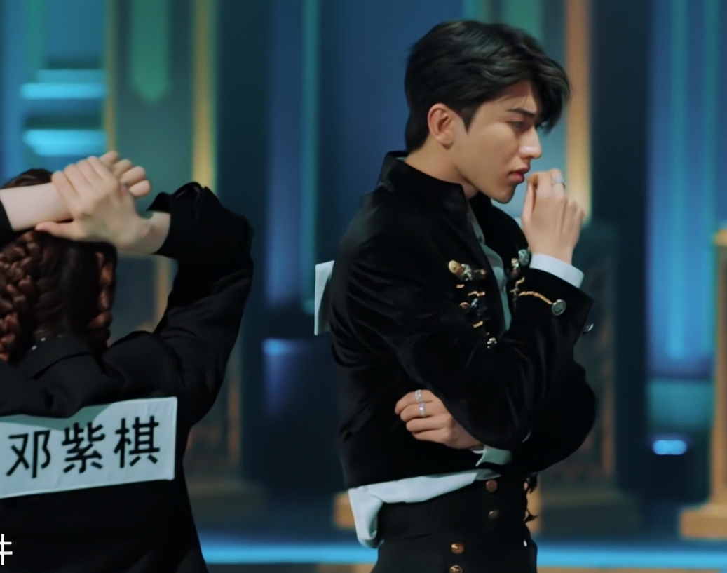 王力宏|《奔跑吧9》下期要火，剧组请5位人气女神还好，飞行男嘉宾成亮点