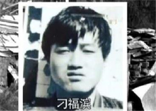 1995年,母女家中被侮辱惨死,凶手逃亡20年,因一个细节暴露被捕