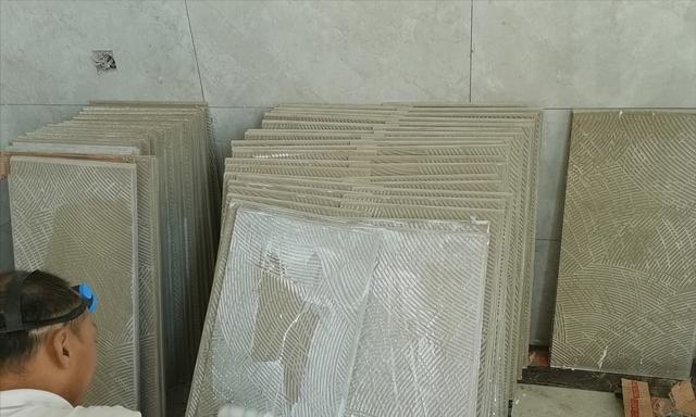 地砖铺完两天后全部空鼓，弄清空鼓的原因，重点掌握3个预防措施