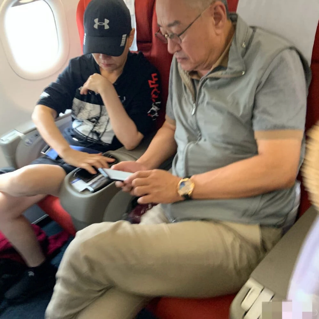 宋丹丹|宋丹丹与三婚老公秀恩爱！男方白发明显同框似两代人，结婚已24年