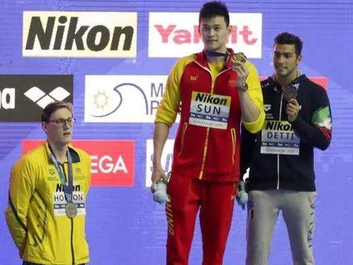 孙杨|孙杨的故事：无证驾驶，22岁就有“私生子”，他并没有那么完美！