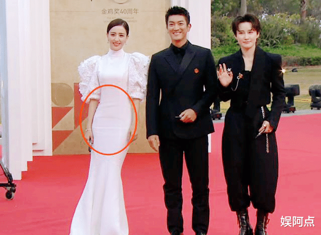 张小斐|金鸡红毯秀大比拼：李宇春林允佟丽娅“翻车”，张小斐秀出古典美