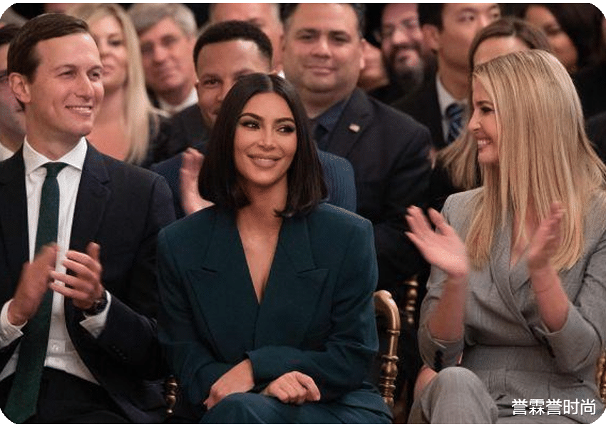 誉霖誉时尚 卡戴珊丰盈身材非穿紧身配西装，既自豪又气质，风光见特朗普