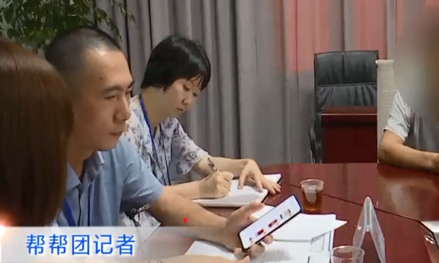 蓦然一牟 两套房拆迁出2600万，弟弟想独占房子，哥哥拿出杀手锏让弟弟让步