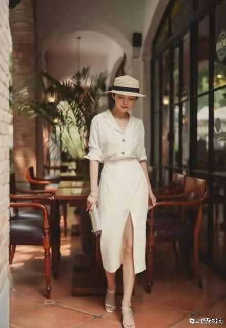 每日搭配指南|适合所有女人的：“衬衫+半身裙”，照着穿就对了，优雅更显气质