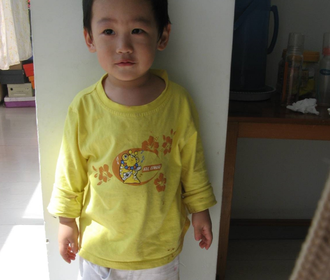 母婴说事|穿“二手衣服”长大的孩子，长大后承受不了三种压力，原因很现实