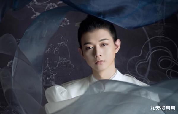 九天揽月月|霍尊与陈露事件该消停了，为正能量开道，公共资源有限！